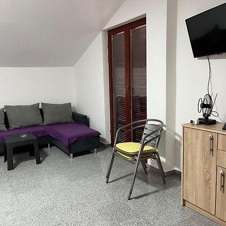 Apartmani Ana Sukošan Exterior foto