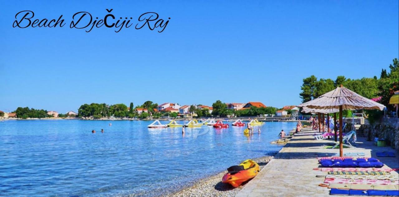 Apartmani Ana Sukošan Exterior foto
