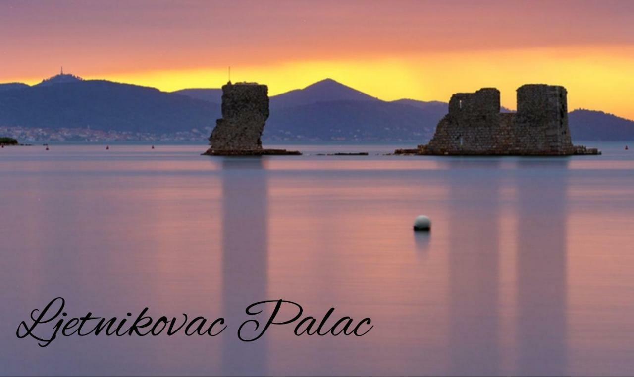 Apartmani Ana Sukošan Exterior foto